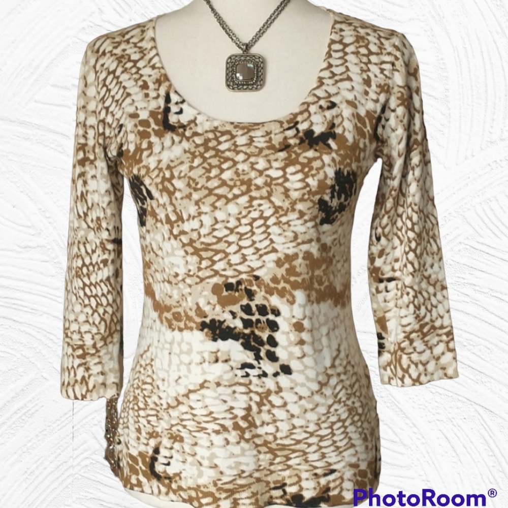 Caprice knit 3/4 sleeve round neck top camel cream beige animal print stretch M